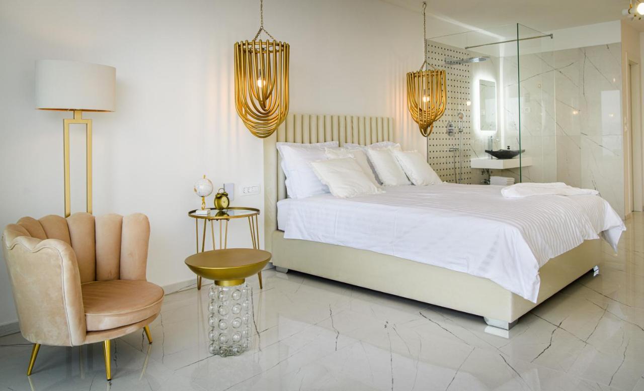 Gallery Luxury Suites & Rooms-Only Adults Split Exterior photo