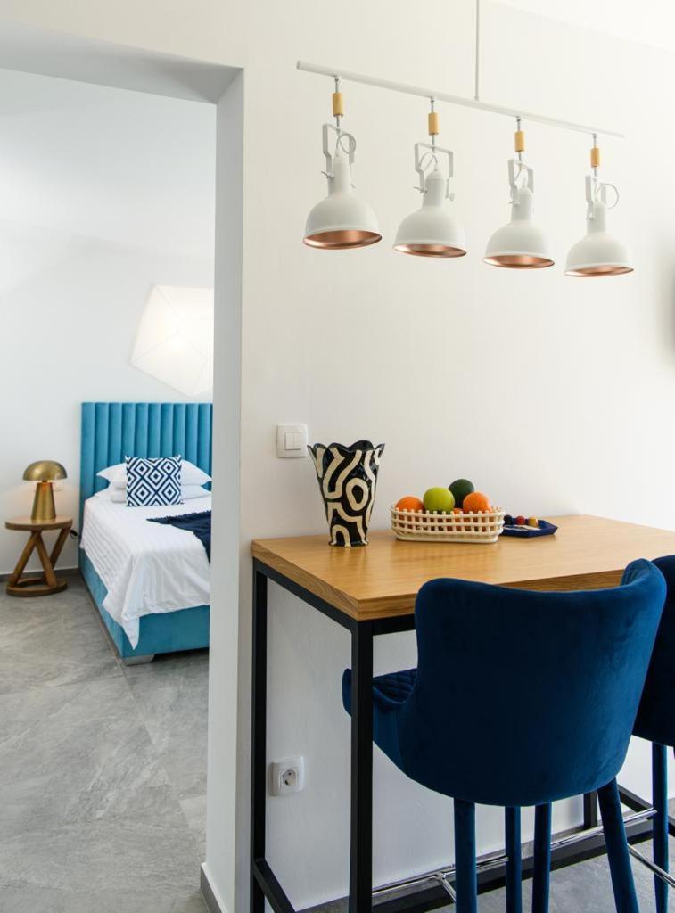 Gallery Luxury Suites & Rooms-Only Adults Split Exterior photo